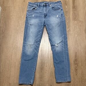 American Eagle Men’s AirFlex+ Athletic Straight Distressed Jeans (34x34)